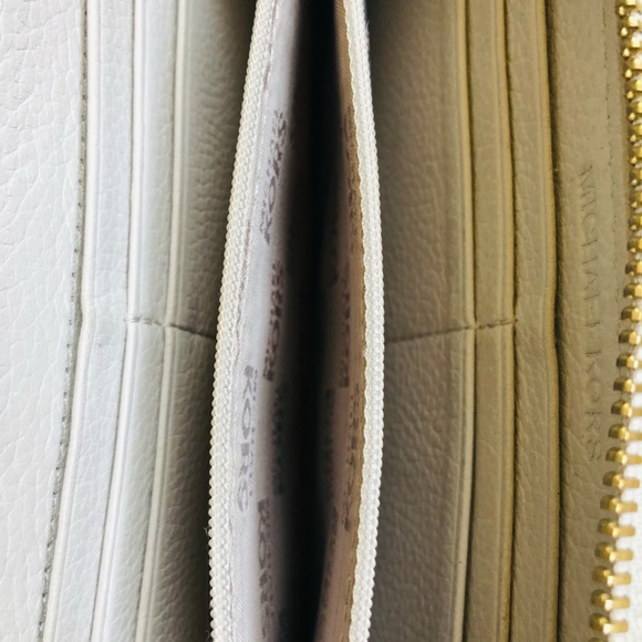 Michael Kors White leather handbag with wallet - Picture 13 of 14